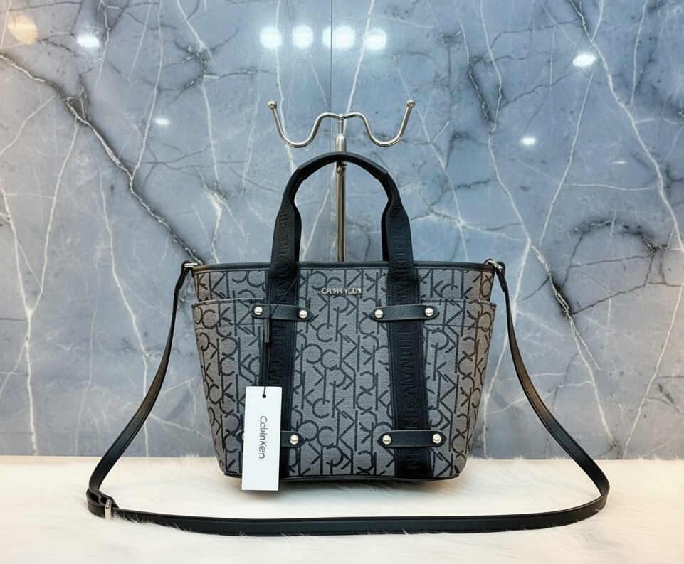 CALVIN KLEIN SATCHEL IN SIGNATURE CHARCOAL BLACK