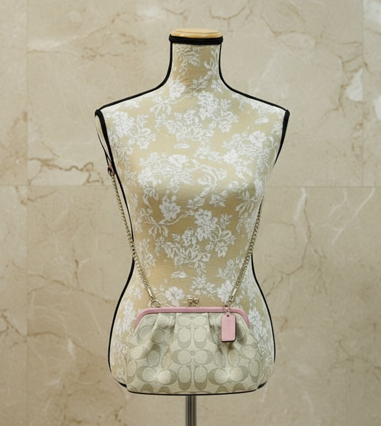 COACH NORA KISSLOCK CLUTCH/CROSSBODY IN SIGNATURE CHALK/IVORY/PINK