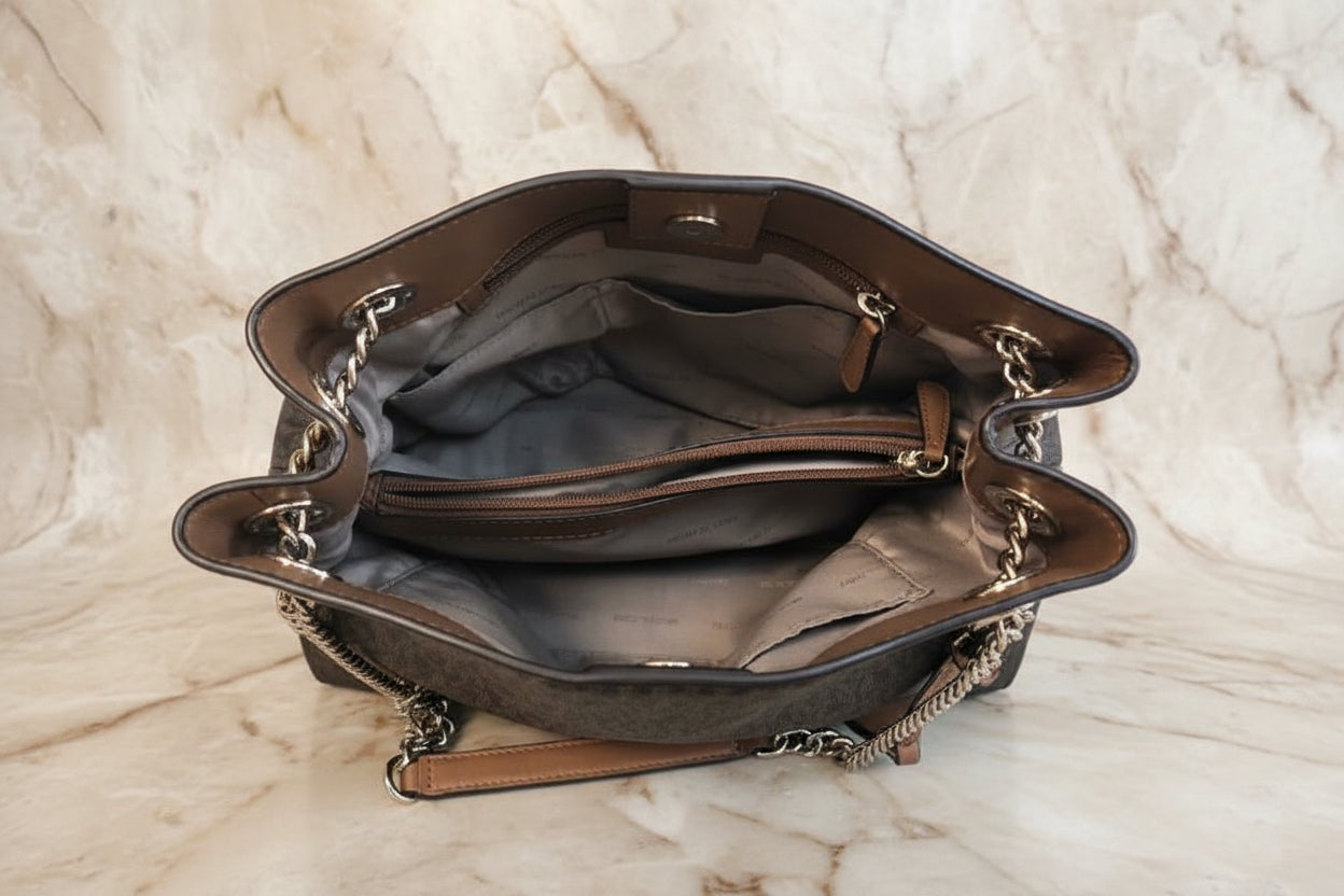 MICHAEL KORS JET SET CHAIN LOGO BROWN - MEDIUM
