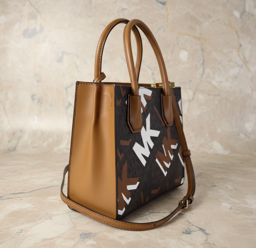 MICHAEL KORS MERCER MEDIUM MESSENGER BAG - LUGGAGE MULTI GRAPHIC LOGO