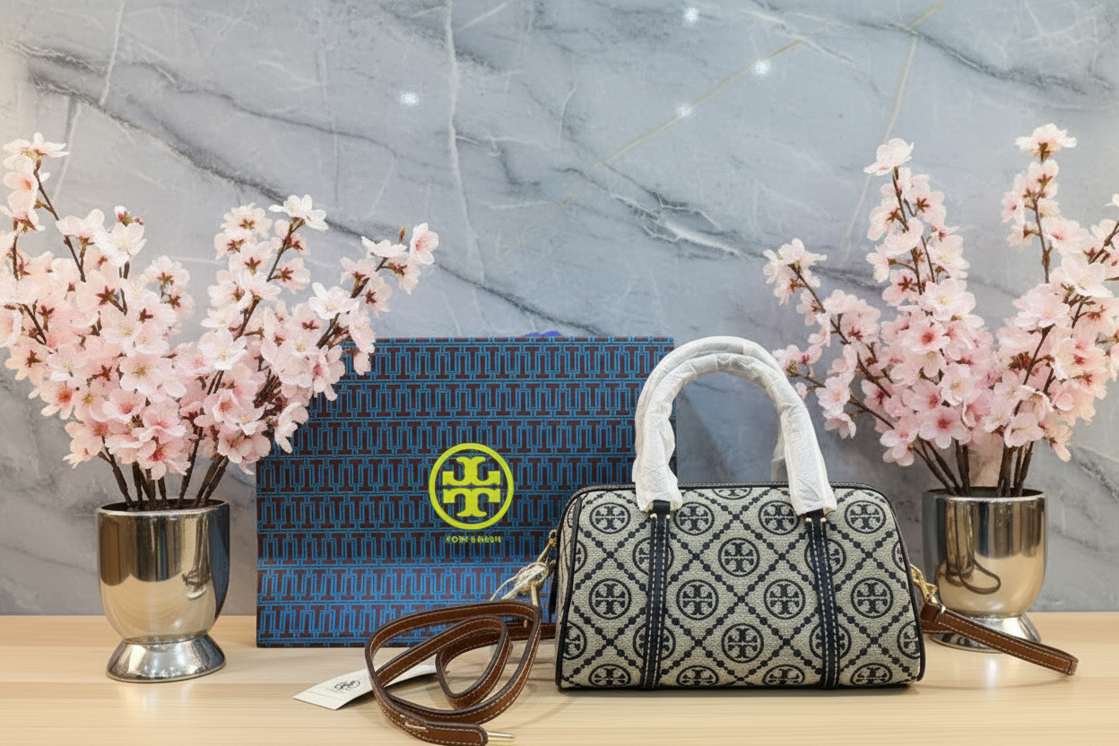 حقيبة توري بورش الصغيرة ذات الأسطوانة/إكس بودي - تي مونوجرام باللون الأزرق الداكن