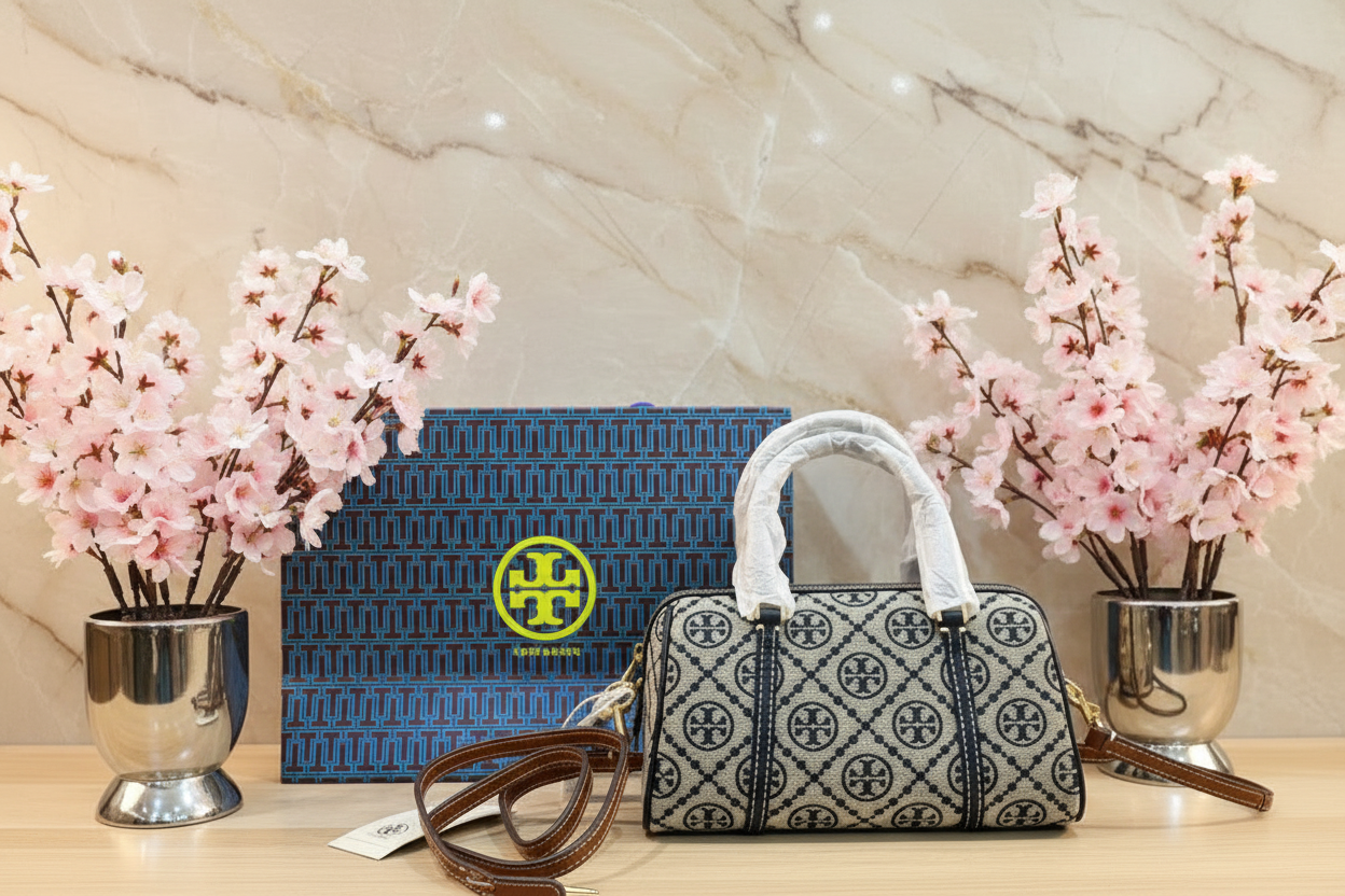 حقيبة توري بورش الصغيرة ذات الأسطوانة/إكس بودي - تي مونوجرام باللون الأزرق الداكن