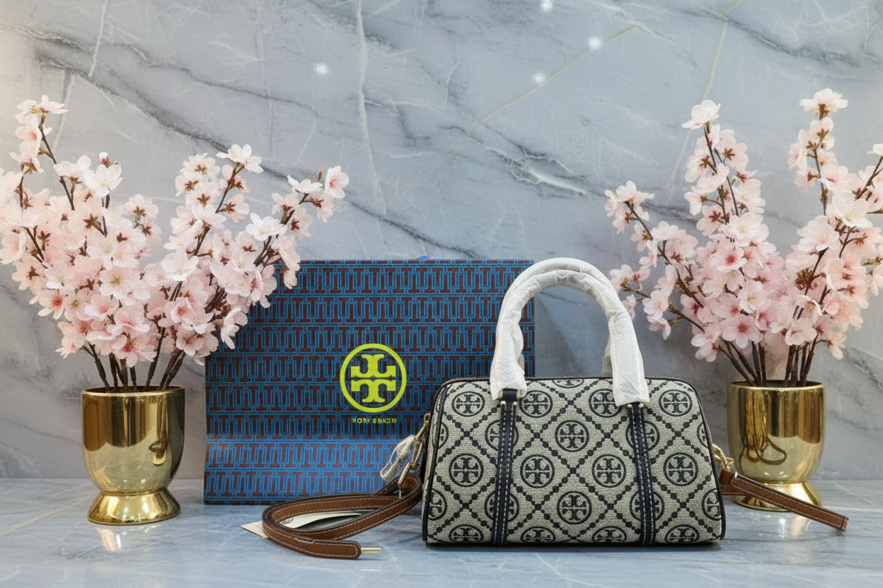 حقيبة توري بورش الصغيرة ذات الأسطوانة/إكس بودي - تي مونوجرام باللون الأزرق الداكن