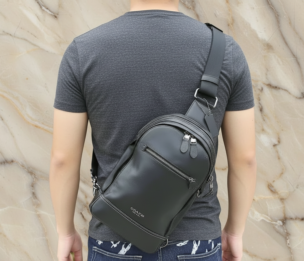 COACH GRAHAM SLINGPACK - BLACK LEATHER