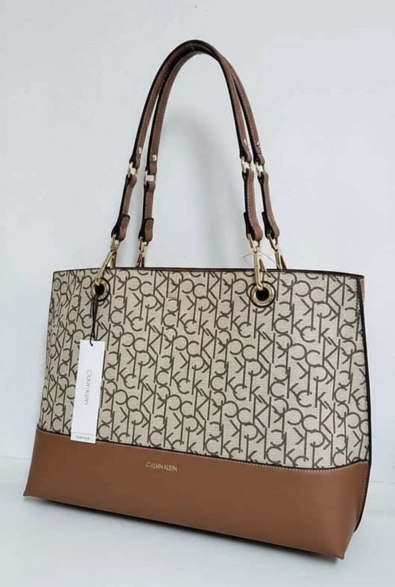 CALVIN KLEIN TOTE IN SIGNATURE LOGO BEIGE/BROWN- XL OPEN WITH LARGE ZIP POUCH & LONG STRAP