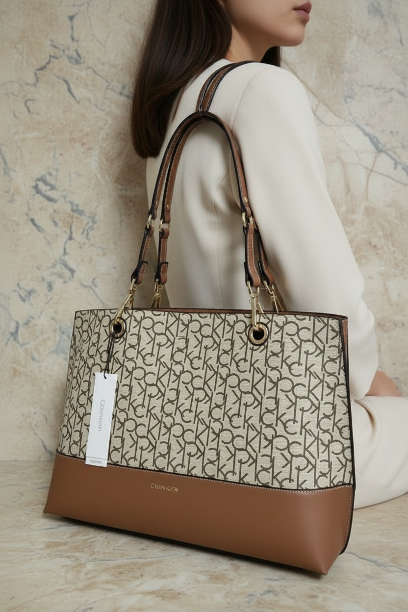 CALVIN KLEIN TOTE IN SIGNATURE LOGO BEIGE/BROWN- XL OPEN WITH LARGE ZIP POUCH & LONG STRAP