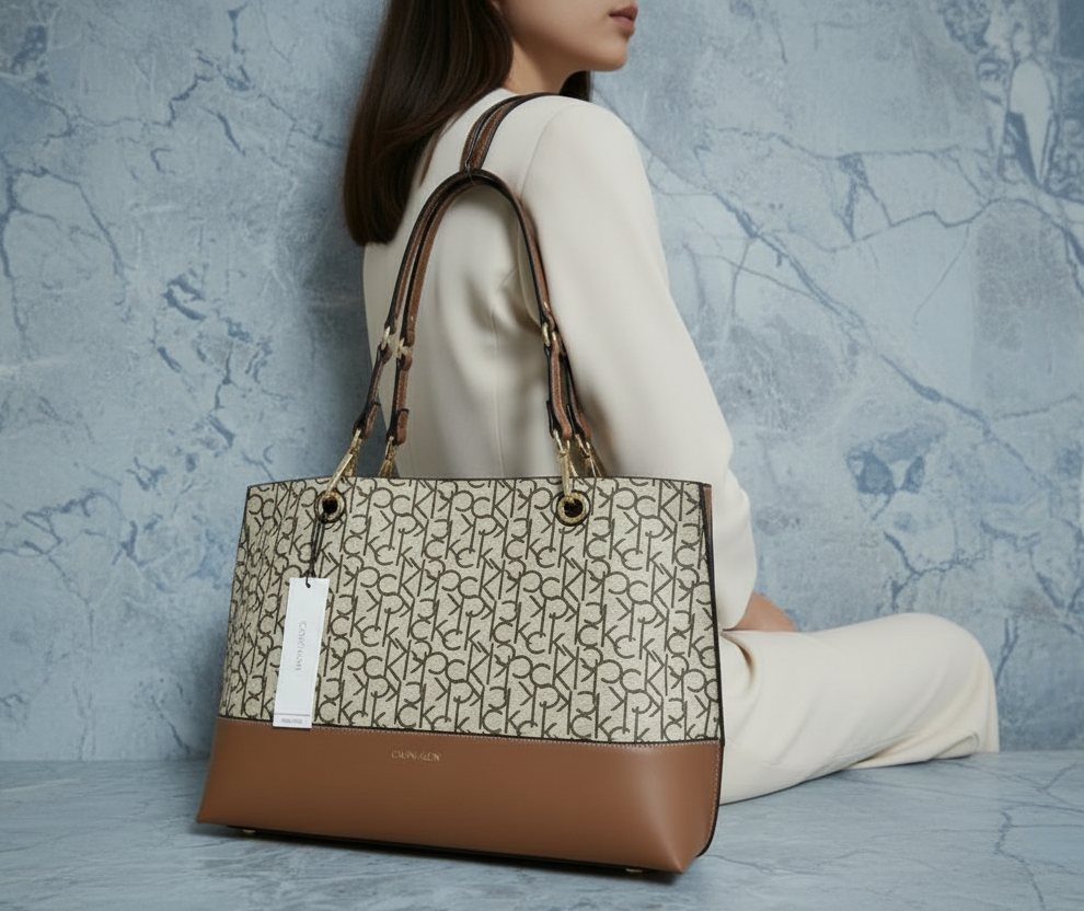 CALVIN KLEIN TOTE IN SIGNATURE LOGO BEIGE/BROWN- XL OPEN WITH LARGE ZIP POUCH & LONG STRAP