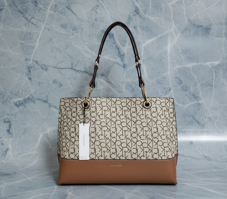 CALVIN KLEIN TOTE IN SIGNATURE LOGO BEIGE/BROWN- XL OPEN WITH LARGE ZIP POUCH & LONG STRAP