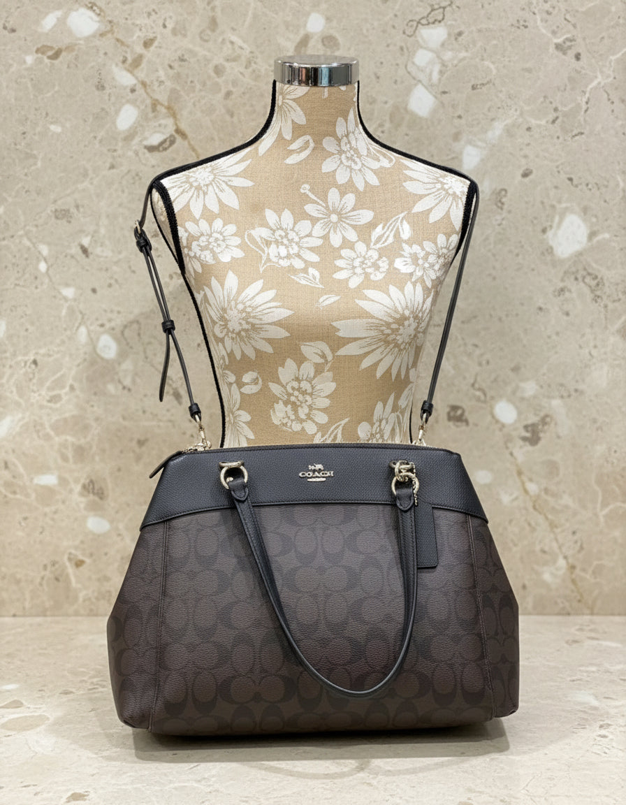 حقيبة حمل كبيرة من كوتش بروك