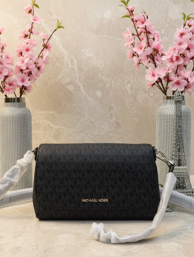 MICHAEL KORS LOGO FLAP CROSSBODY - MONOGRAM BLACK COLOR