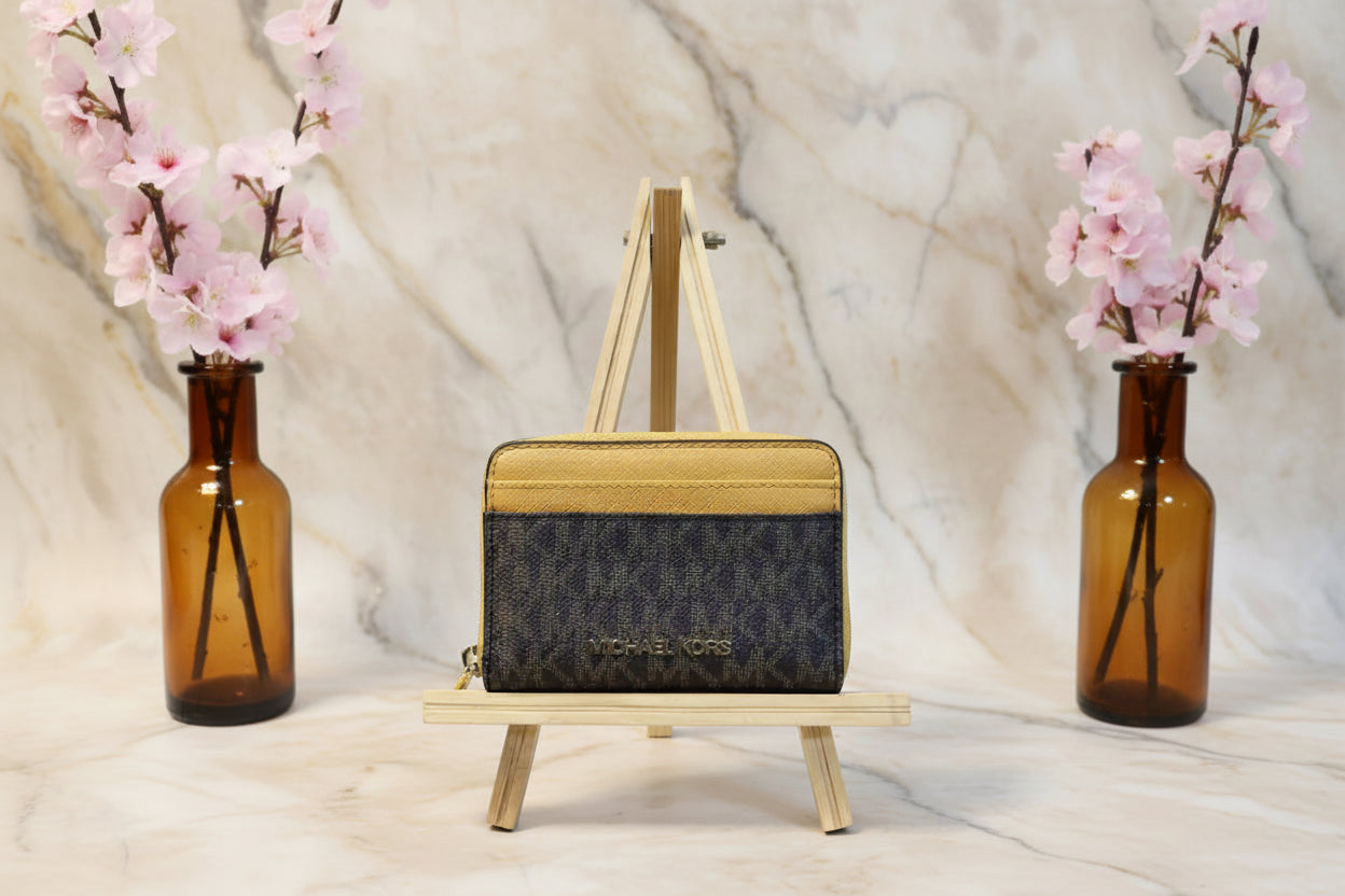 MICHAEL KORS SMALL COIN PURSE - SIGNATURE BRIWN/MUSTARD YELLOW