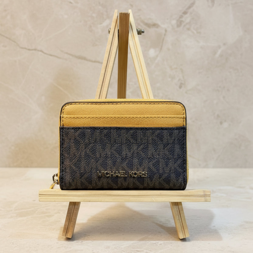 MICHAEL KORS SMALL COIN PURSE - SIGNATURE BRIWN/MUSTARD YELLOW