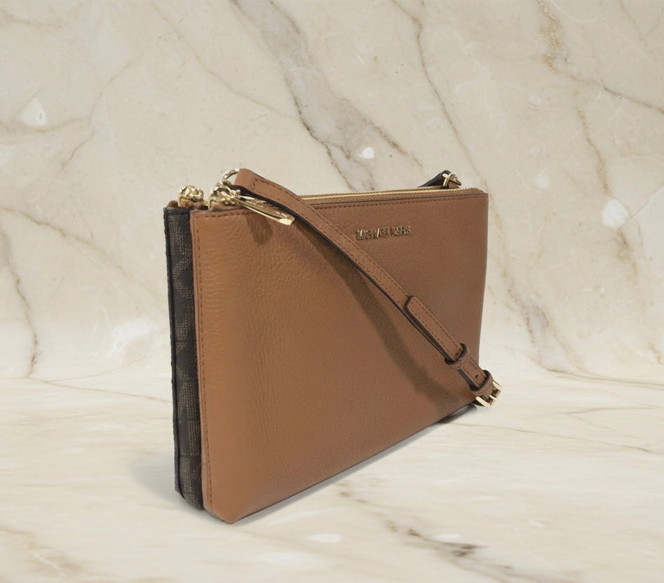 MICHAEL KORS DOUBLE ZIP GUSSET CROSSBODY - MONOBROWN/BROWN
