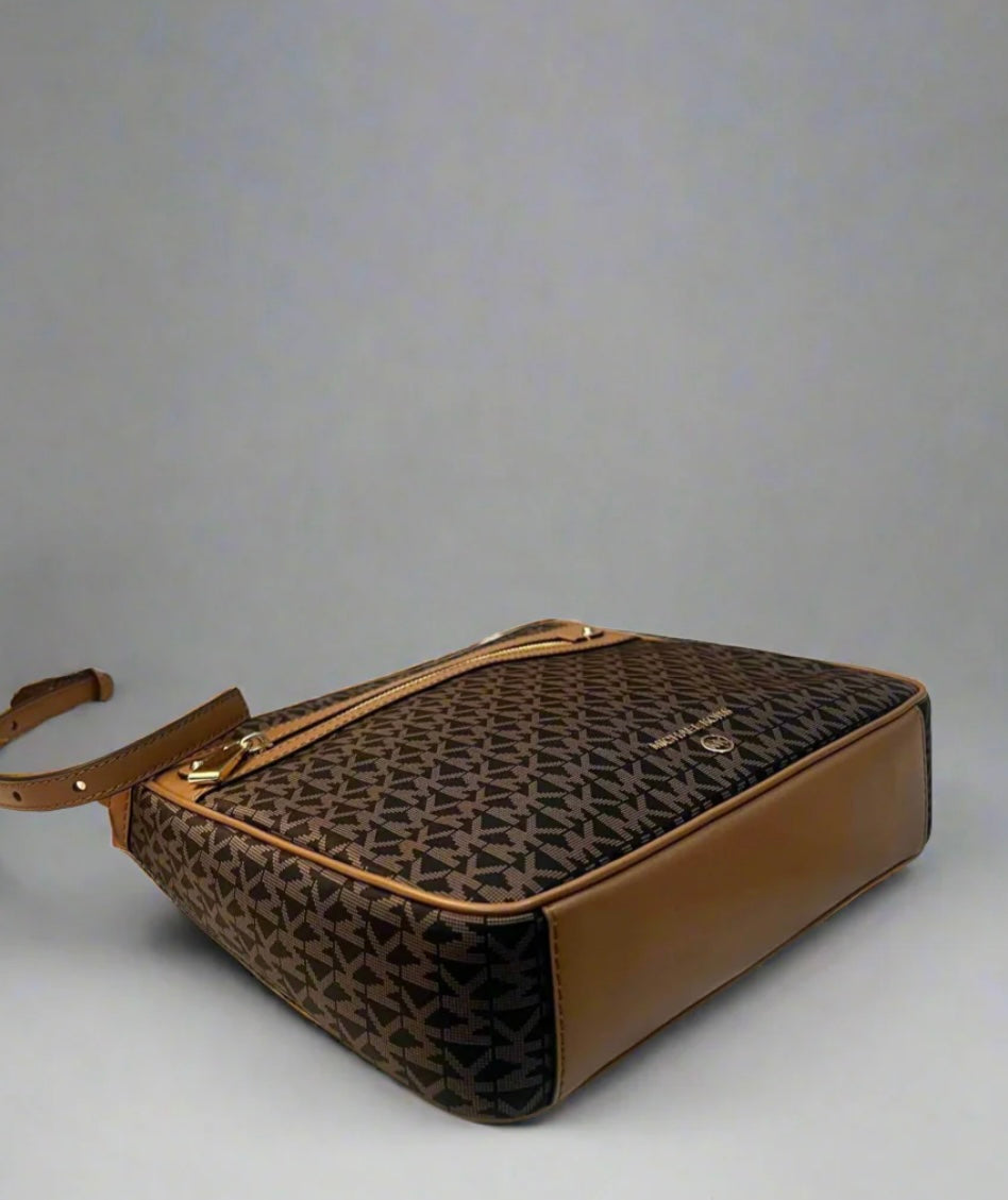 MICHAEL KORS CHARM NORTH/SOUTH CROSSBODY