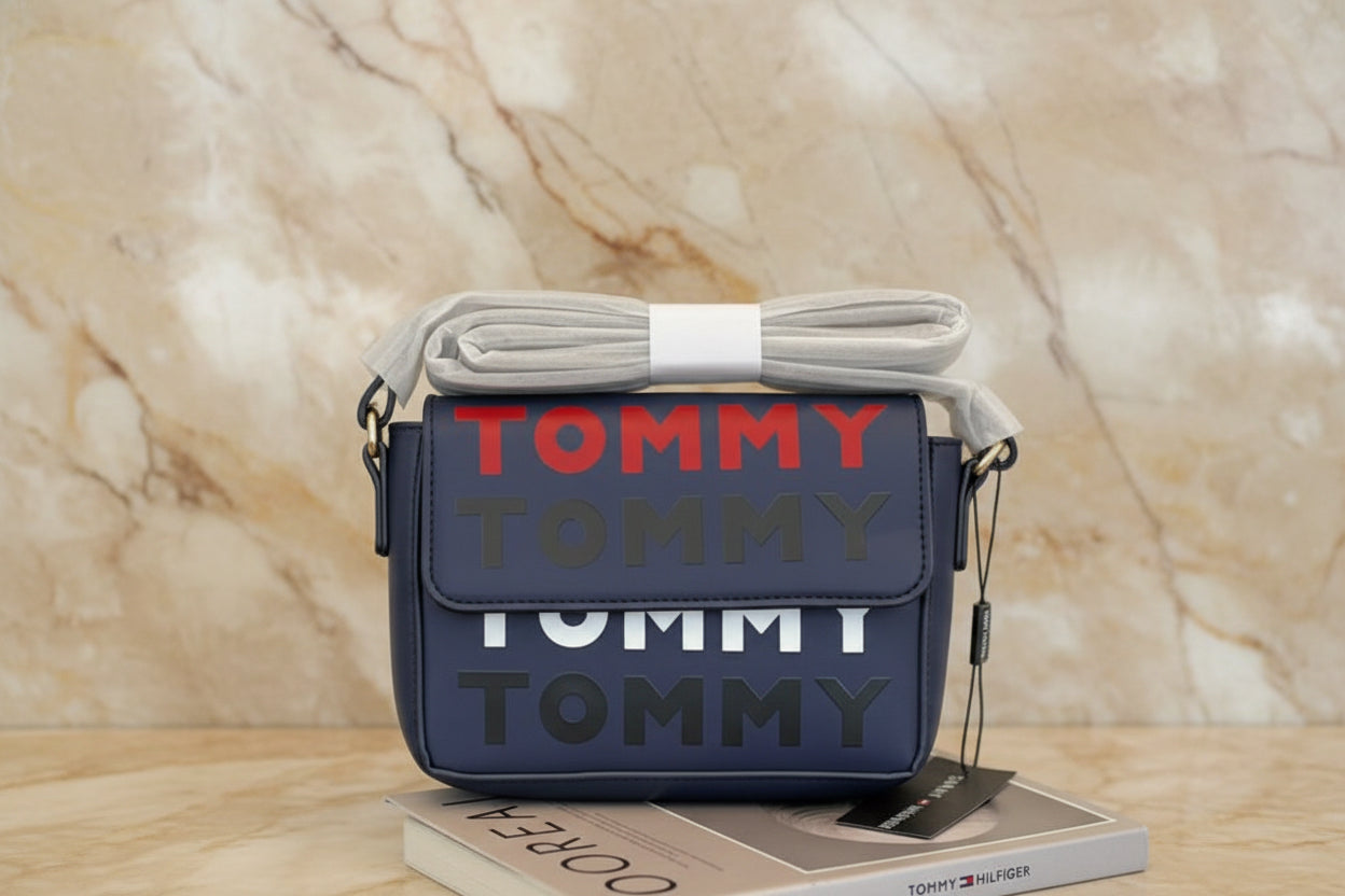 TOMMY HILFIGER FLAP CROSSBODY