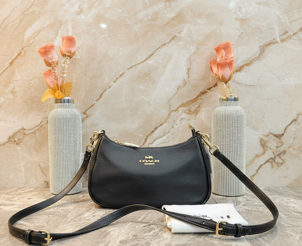 حقيبة كتف/حقيبة كروس بودي من كوتش تيري - أسود