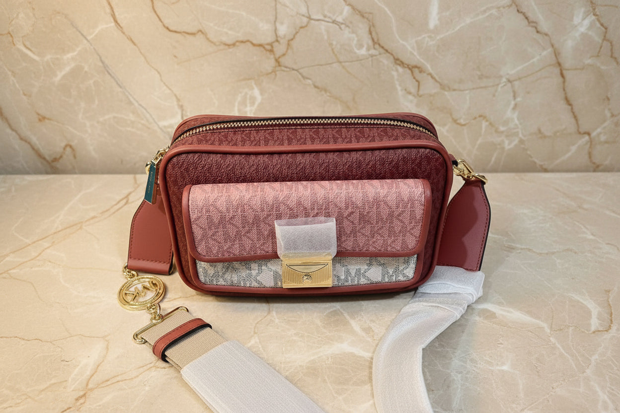 MICHAEL KORS SIGNATURE BRADSHAW POCKET CAMERA CROSSBODY BAG - CINNAMON MULTI ( BOUTIQUE STORE )