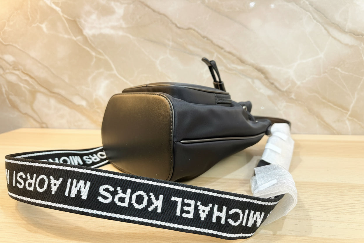 MICHAEL KORS KHAI BUCKET - SMALL