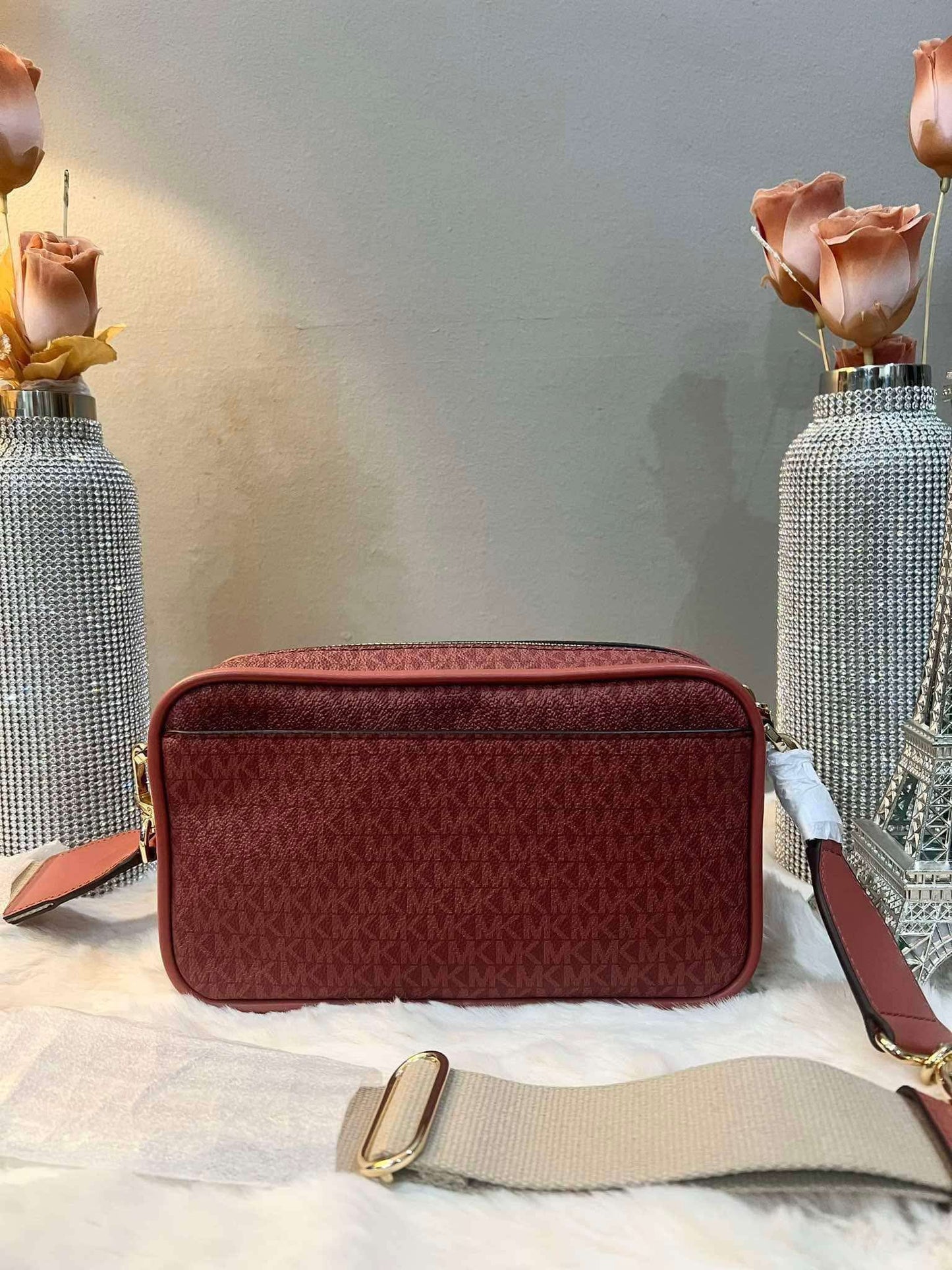 MICHAEL KORS SIGNATURE BRADSHAW POCKET CAMERA CROSSBODY BAG - CINNAMON MULTI ( BOUTIQUE STORE )