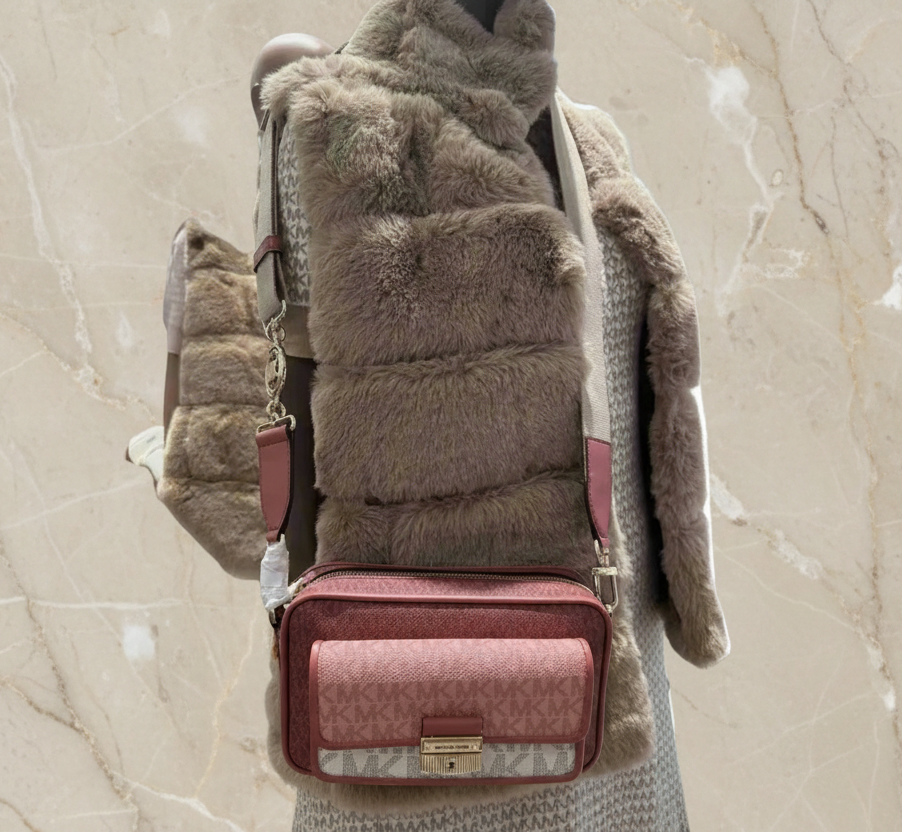 MICHAEL KORS SIGNATURE BRADSHAW POCKET CAMERA CROSSBODY BAG - CINNAMON MULTI ( BOUTIQUE STORE )