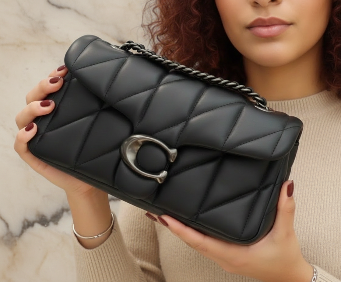 حقيبة كوتش مبطنة بنقشة تابي 20 - جلد نابا - أسود