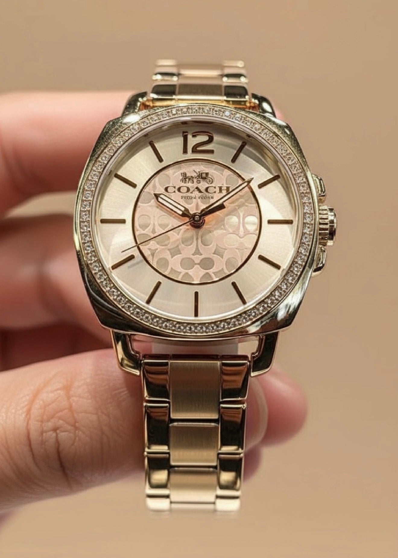 ساعة كوتش بوي فريند ذهبية من الفولاذ المقاوم للصدأ